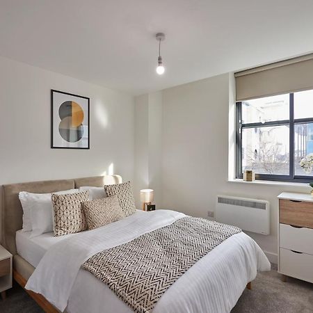 Apartmán Seven Living Slough - Free Parking & Fast Wi-Fi Exteriér fotografie