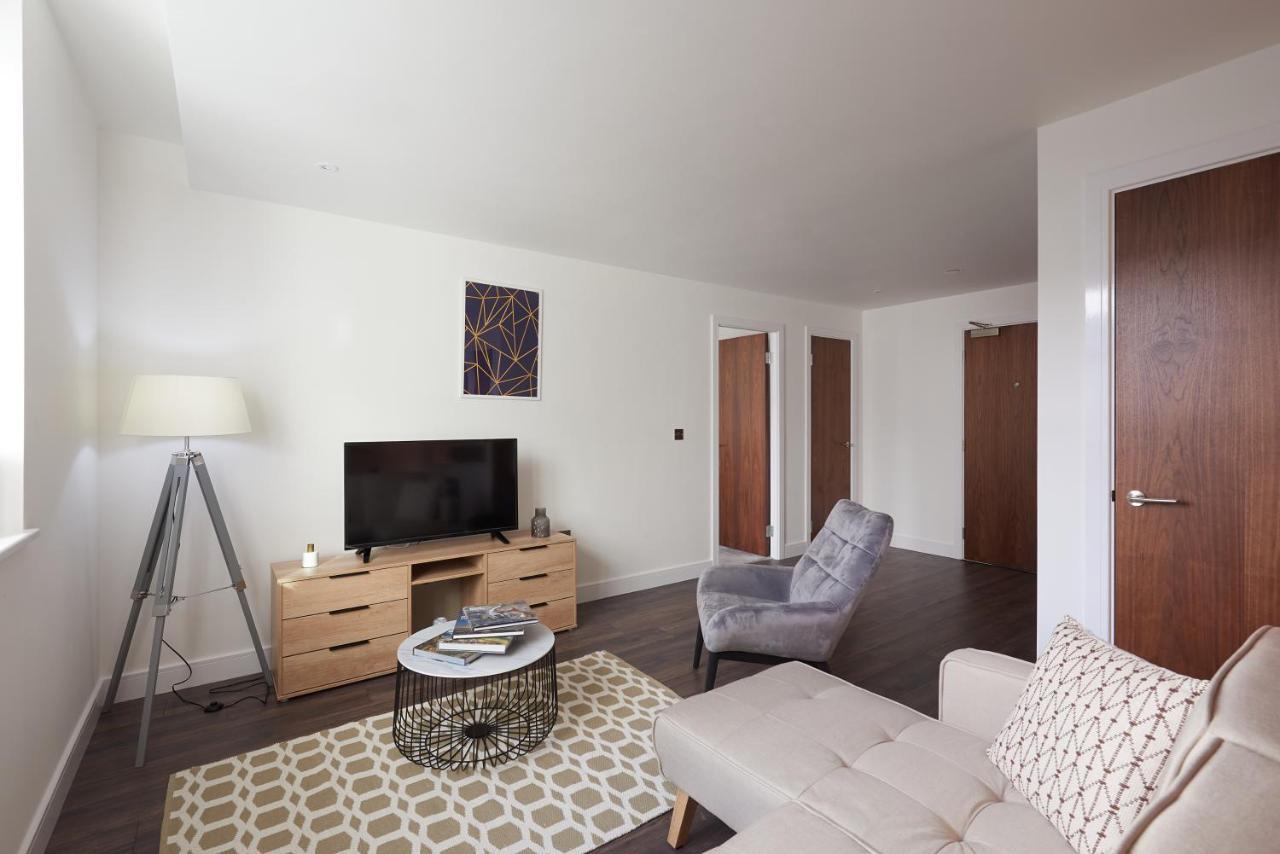 Apartmán Seven Living Slough - Free Parking & Fast Wi-Fi Exteriér fotografie