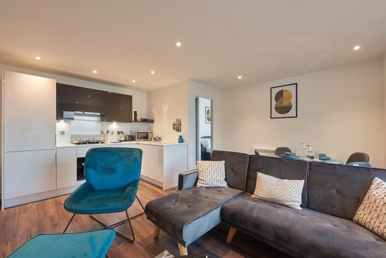 Apartmán Seven Living Slough - Free Parking & Fast Wi-Fi Exteriér fotografie