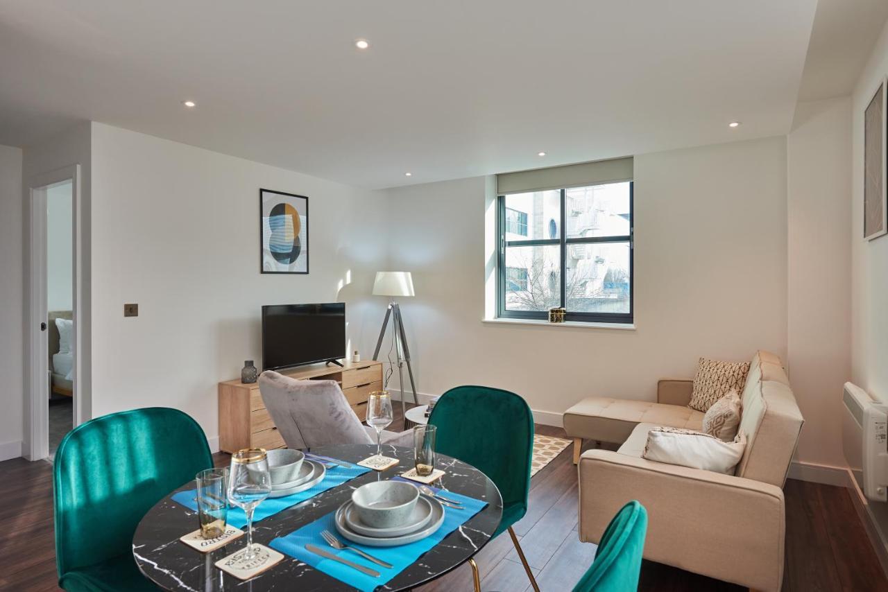 Apartmán Seven Living Slough - Free Parking & Fast Wi-Fi Exteriér fotografie