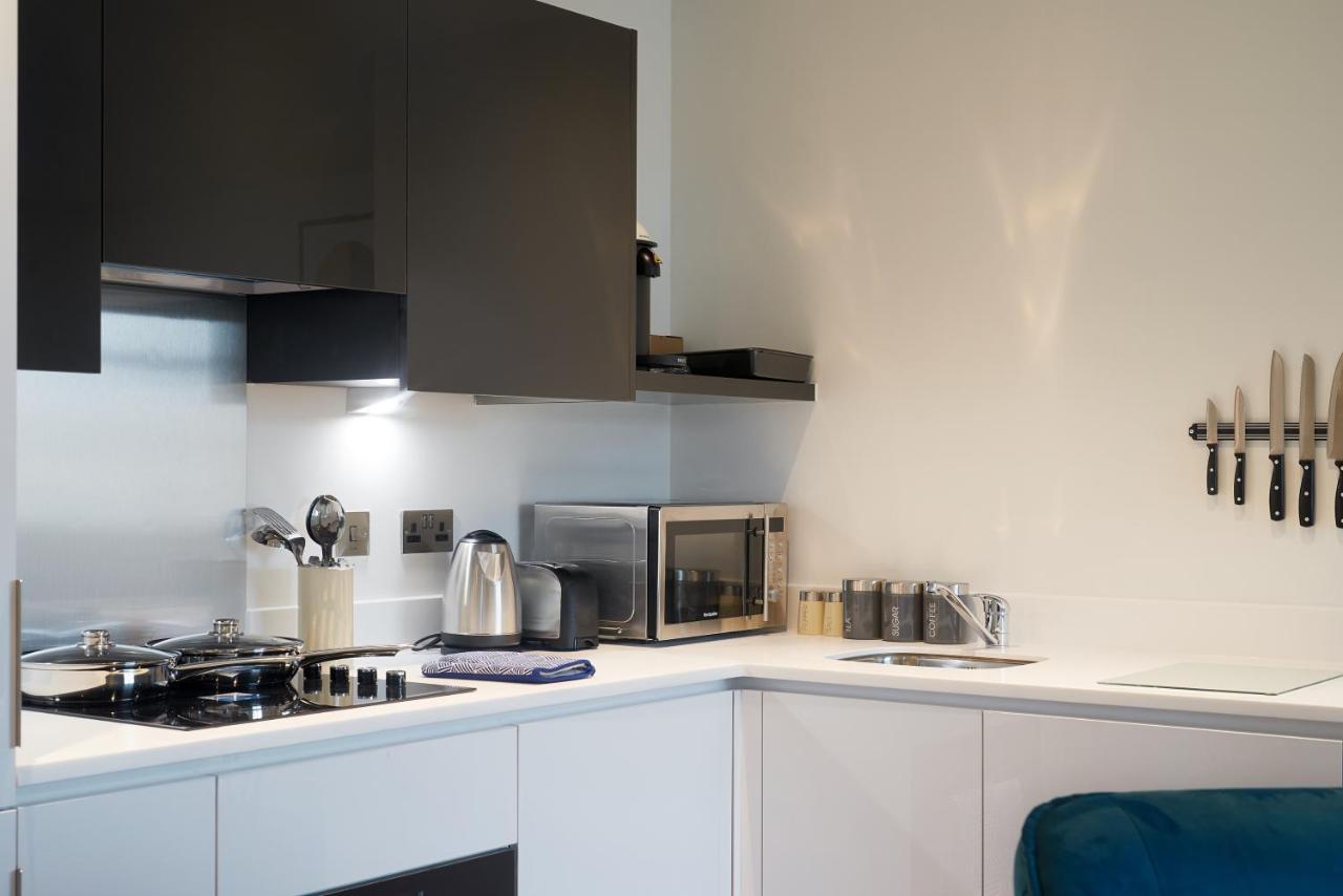 Apartmán Seven Living Slough - Free Parking & Fast Wi-Fi Exteriér fotografie