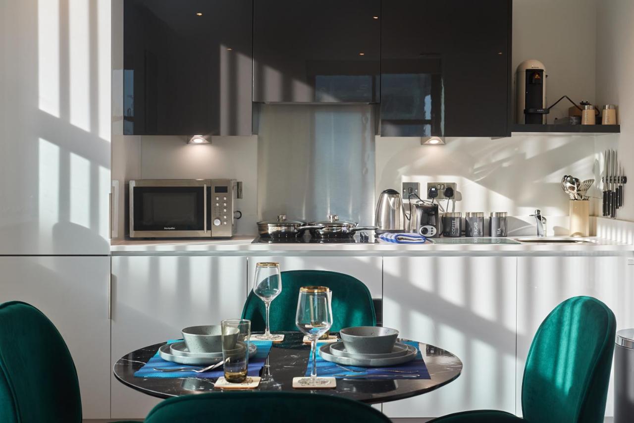 Apartmán Seven Living Slough - Free Parking & Fast Wi-Fi Exteriér fotografie