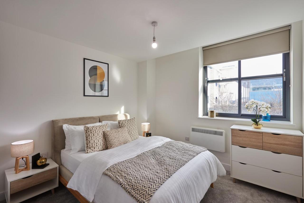 Apartmán Seven Living Slough - Free Parking & Fast Wi-Fi Exteriér fotografie