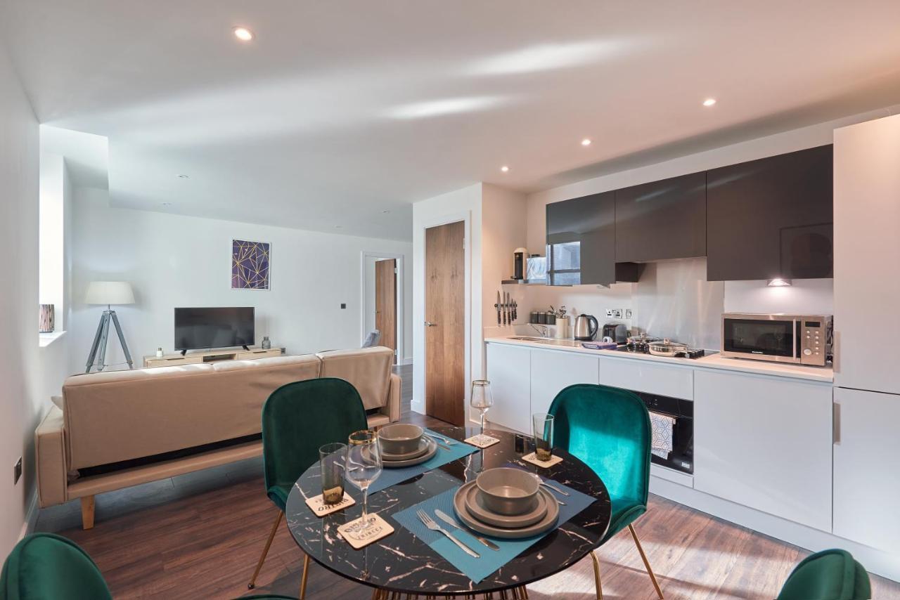 Apartmán Seven Living Slough - Free Parking & Fast Wi-Fi Exteriér fotografie