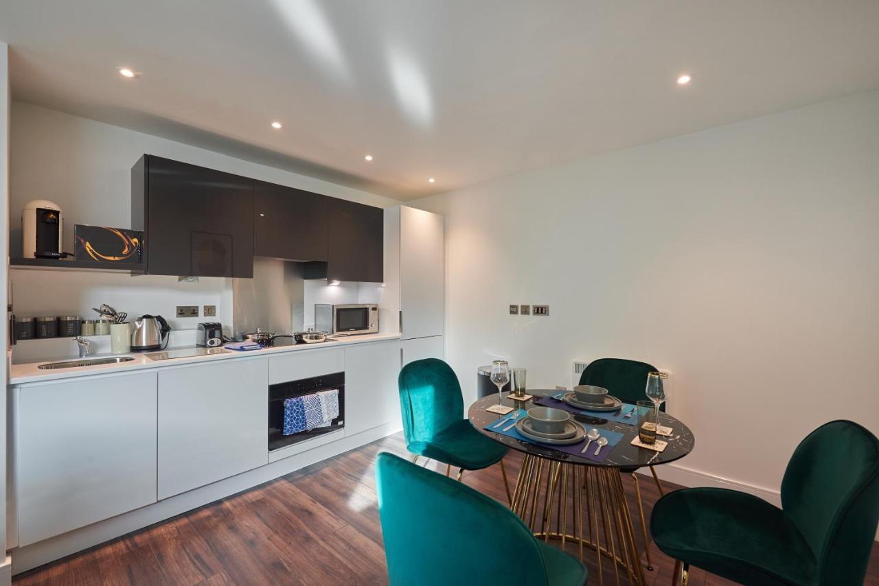Apartmán Seven Living Slough - Free Parking & Fast Wi-Fi Exteriér fotografie
